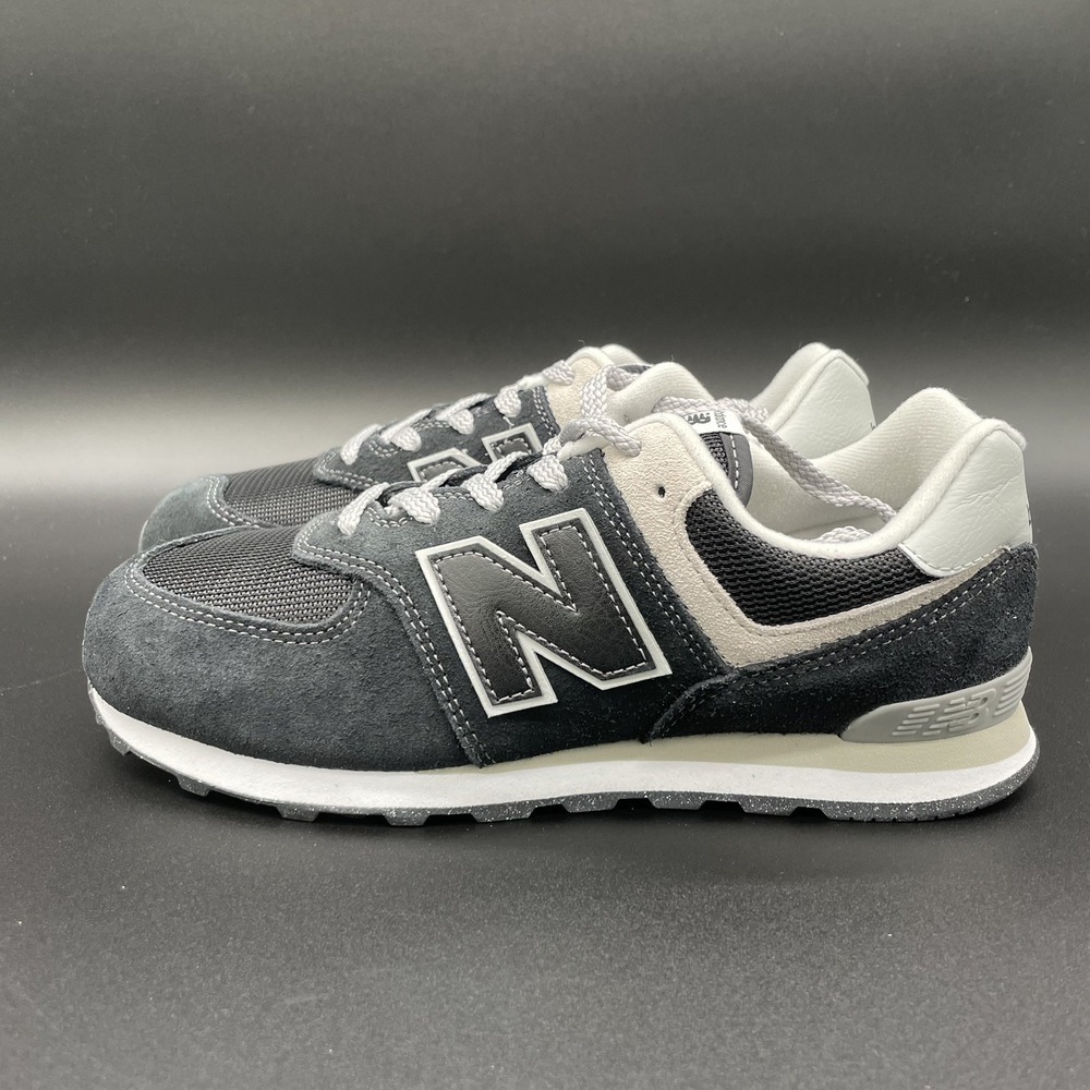 New Balance 574 Core Classic Women's Sneakers Black/White Sz 7 Women‎ 5.5 Youth